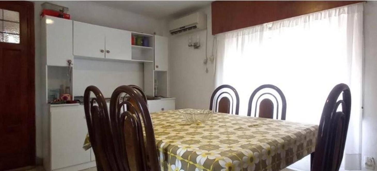 Foto de VENTA DE CASA A REFACCIONAR- CON TODOS LOS SERVICIOS, imagen 2