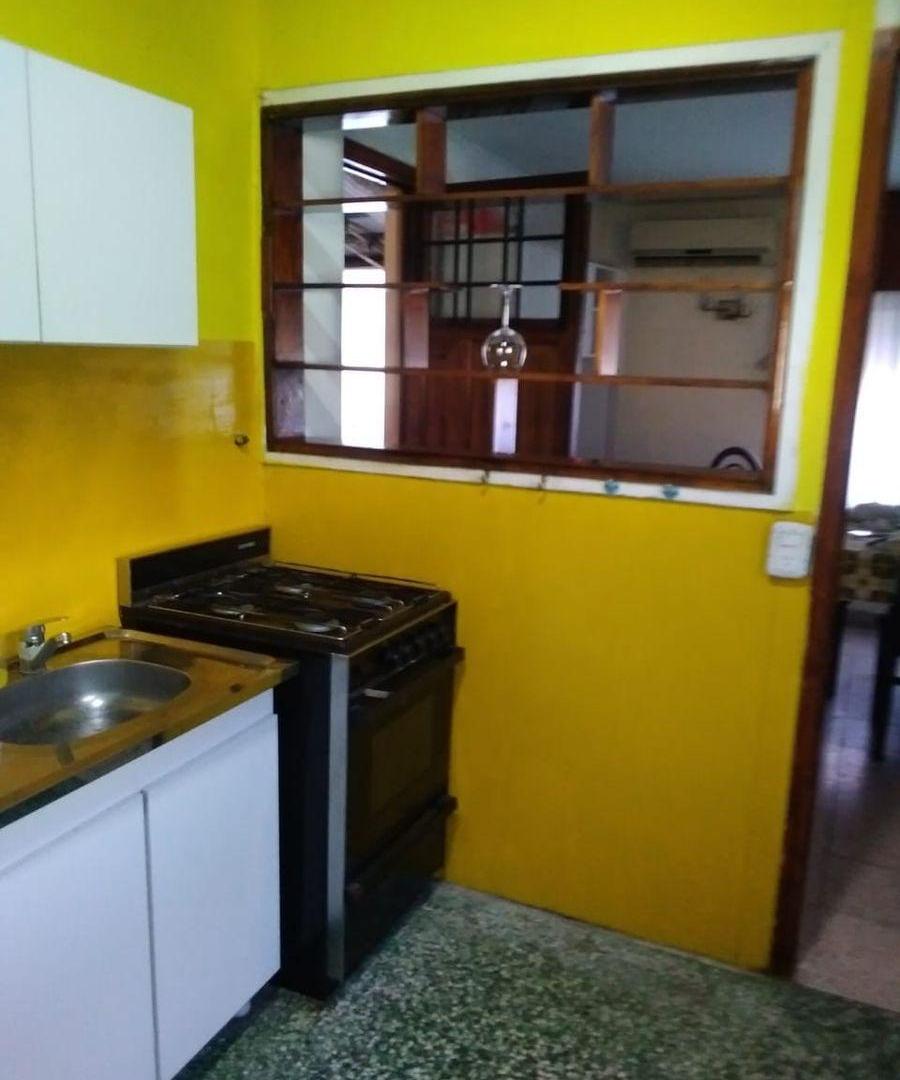 Foto de VENTA DE CASA A REFACCIONAR- CON TODOS LOS SERVICIOS, imagen 1