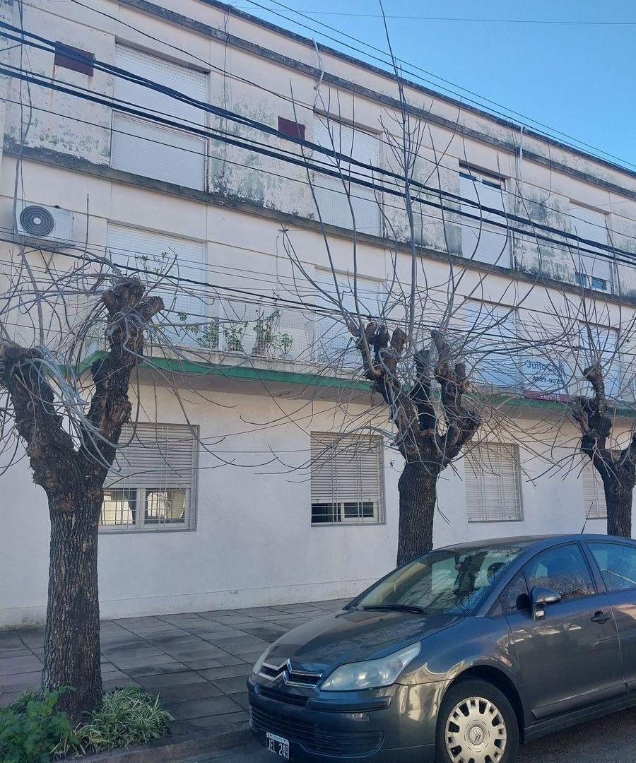 Foto de Castelar Centro 4 ambientes amplios, viví con espacio, imagen 1