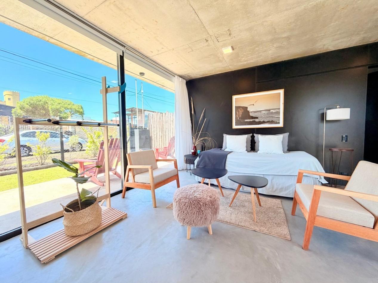 Foto de Casas Espejo En Acantilados A Metros Del Mar, imagen 2