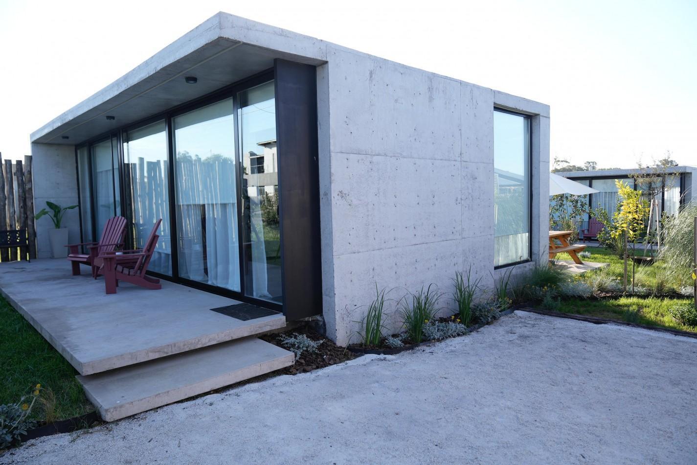 Foto de Casas Espejo En Acantilados A Metros Del Mar, imagen 3
