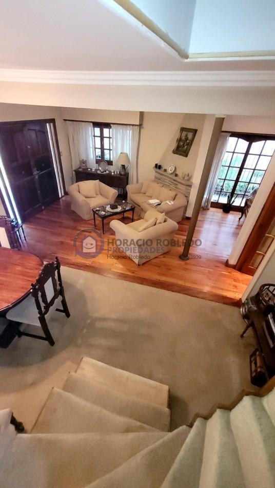 Foto de Casa de 5 Amb. con Quincho, Parque y Depto Independiente Sobre Av Paso, imagen 1