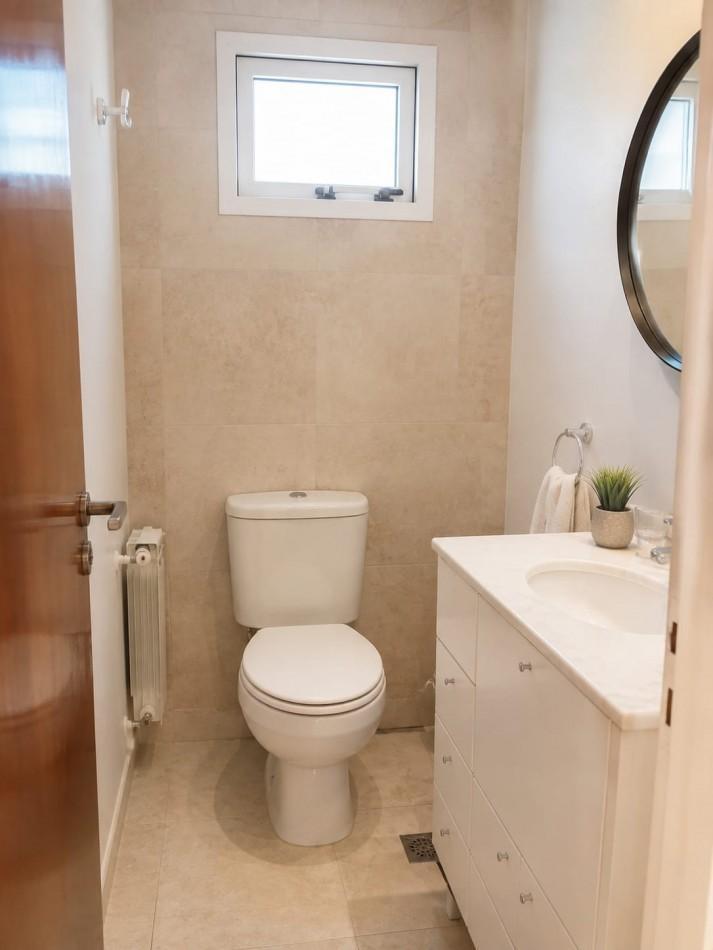 Foto de Impecable 3 amb. reciclado con balcon al frente y ammpli cochera, imagen 3