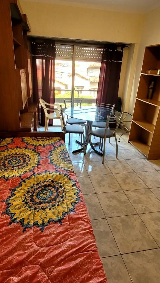 Foto de DEPARTAMENTO 2 AMBIENTES AL FRENTE CON BALCON - ALQUILER 24 MESES, imagen 1