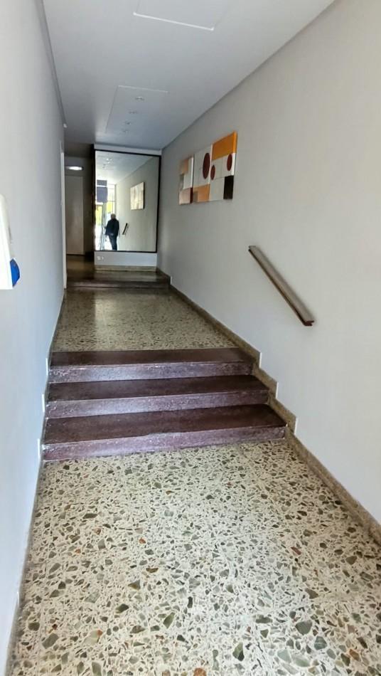 Foto de DEPARTAMENTO 2 AMBIENTES AL FRENTE CON BALCON - ALQUILER 24 MESES, imagen 2