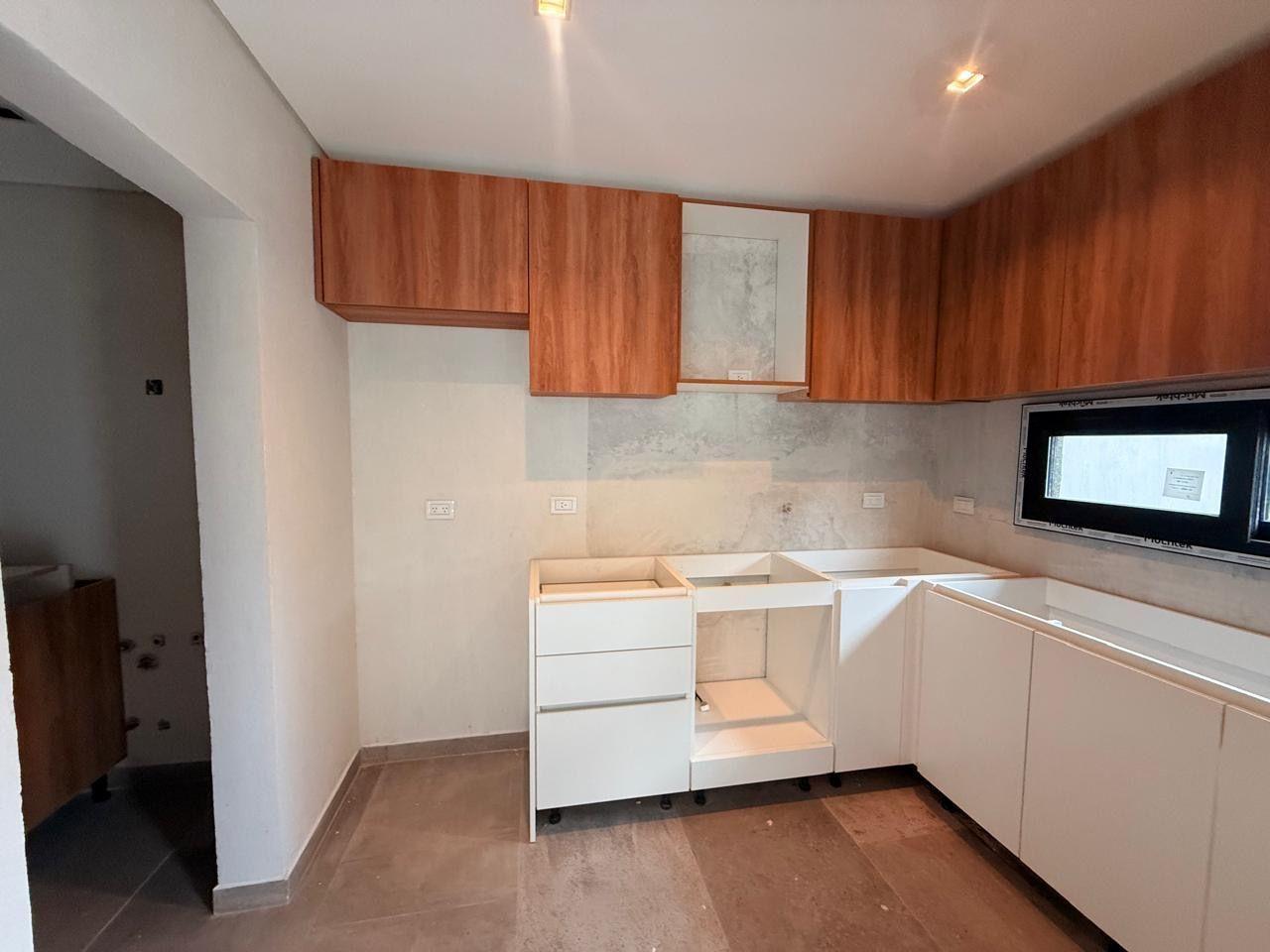 Foto de VENTA DE POZO CASA EN PARQUE LELOIR, imagen 4