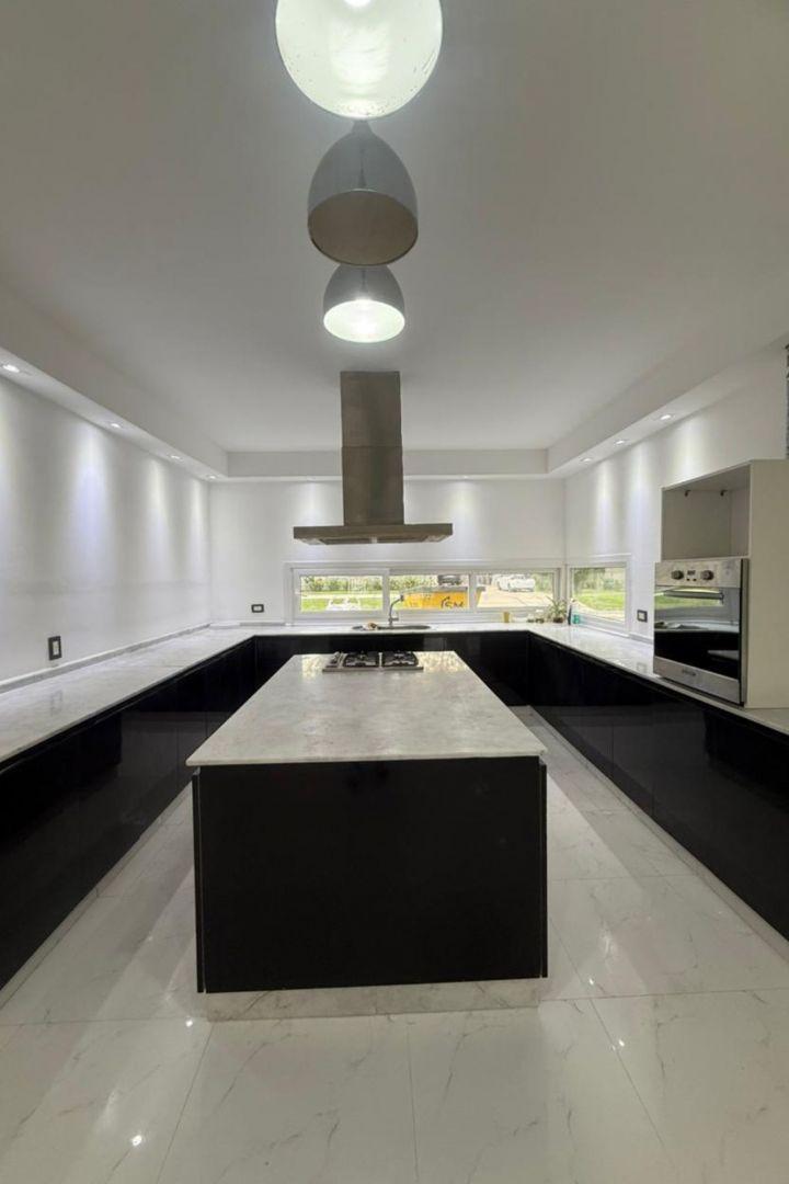 Foto de VENTA CASA COMARCAS DEL LUJÁN, imagen 3