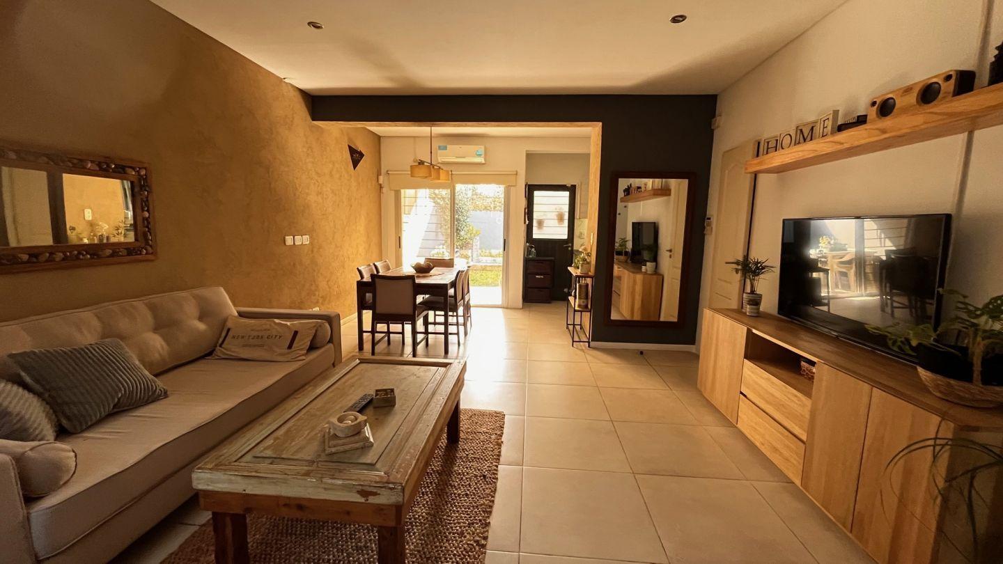 Foto de VENTA CASA DUPLEX 4 AMBIENTES, ITUZAINGÓ NORTE- APTO CRÉDITO, imagen 1
