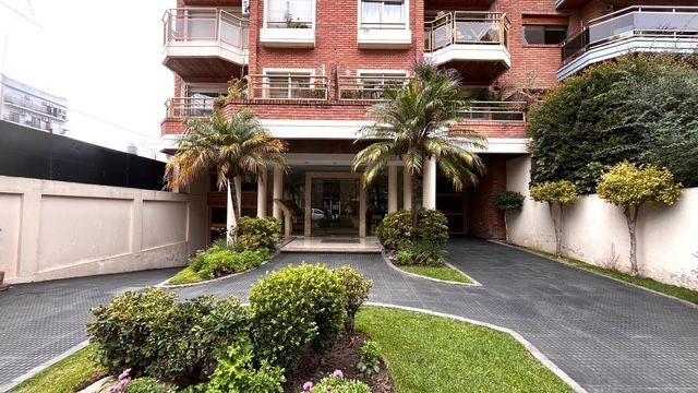 Foto de VENTA DEPARTAMENTO 3 AMBIENTES CON COCHERA EN CASTELAR NORTE, imagen 2