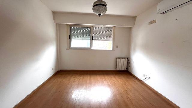 Foto de VENTA DEPARTAMENTO 3 AMBIENTES CON COCHERA EN CASTELAR NORTE, imagen 5