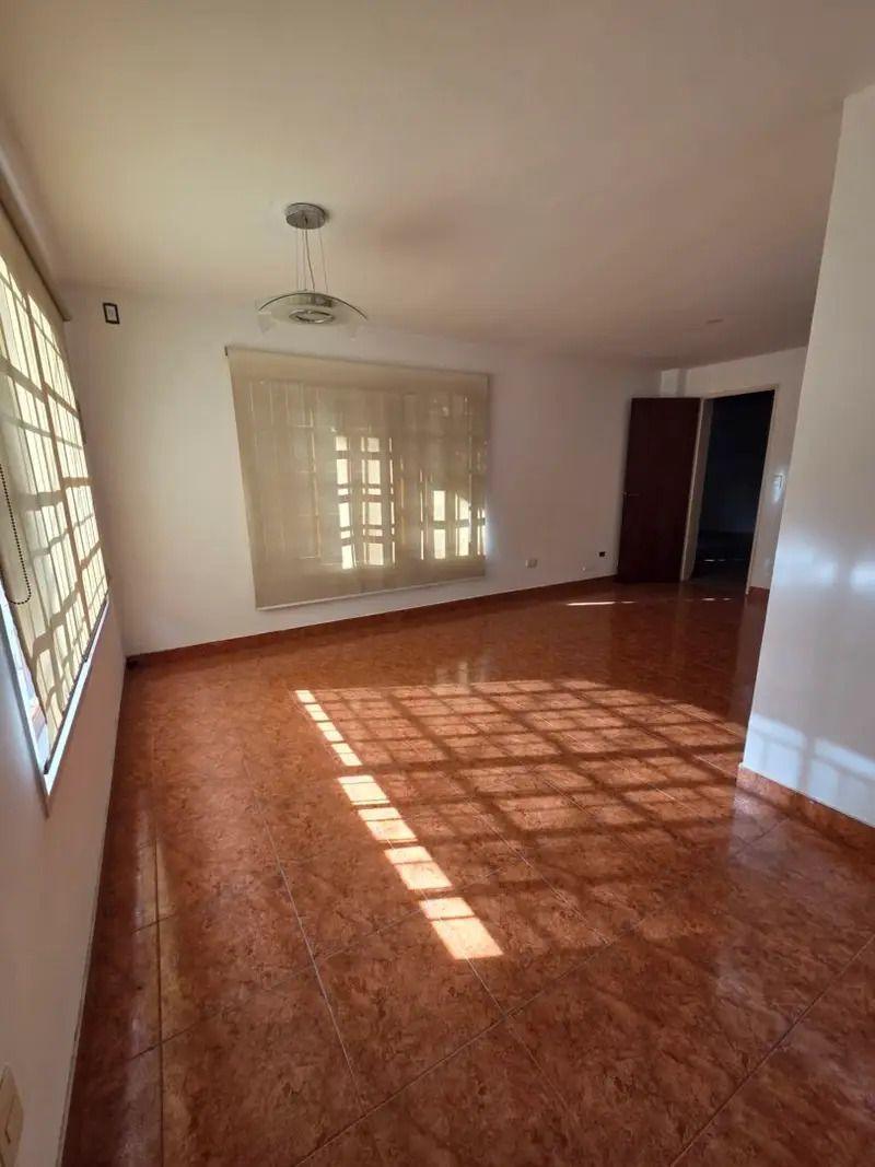 Foto de Venta casa en Parque Leloir, imagen 2