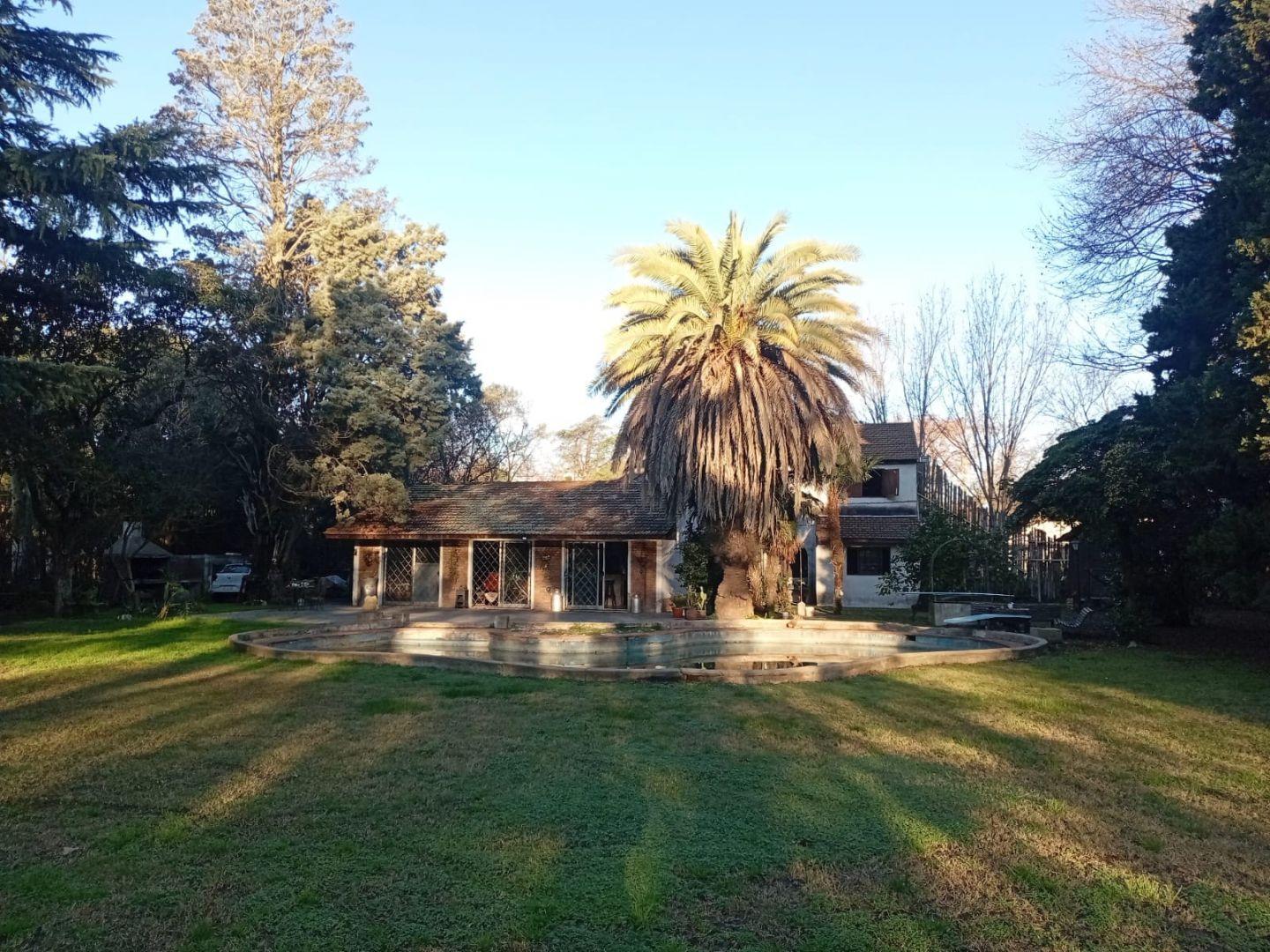 Foto de Venta casa con lote de 3455M2 en Parque Leloir, imagen 1