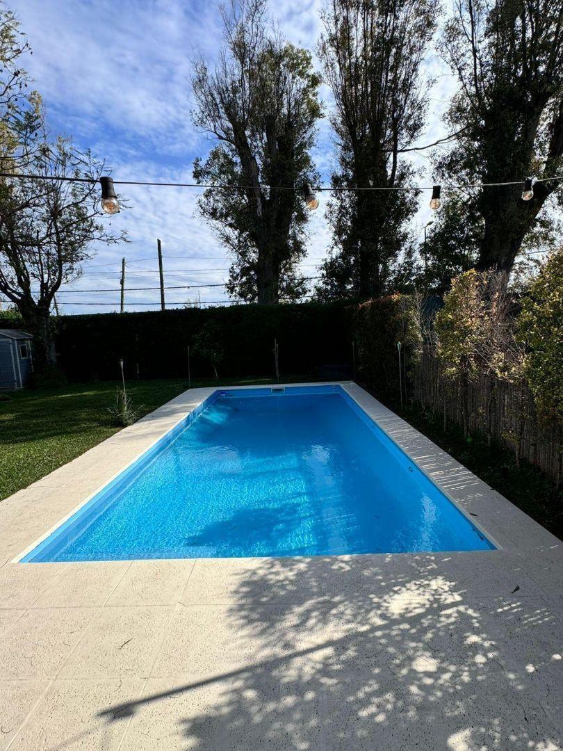 Foto de Venta casa en Parque Leloir, imagen 1