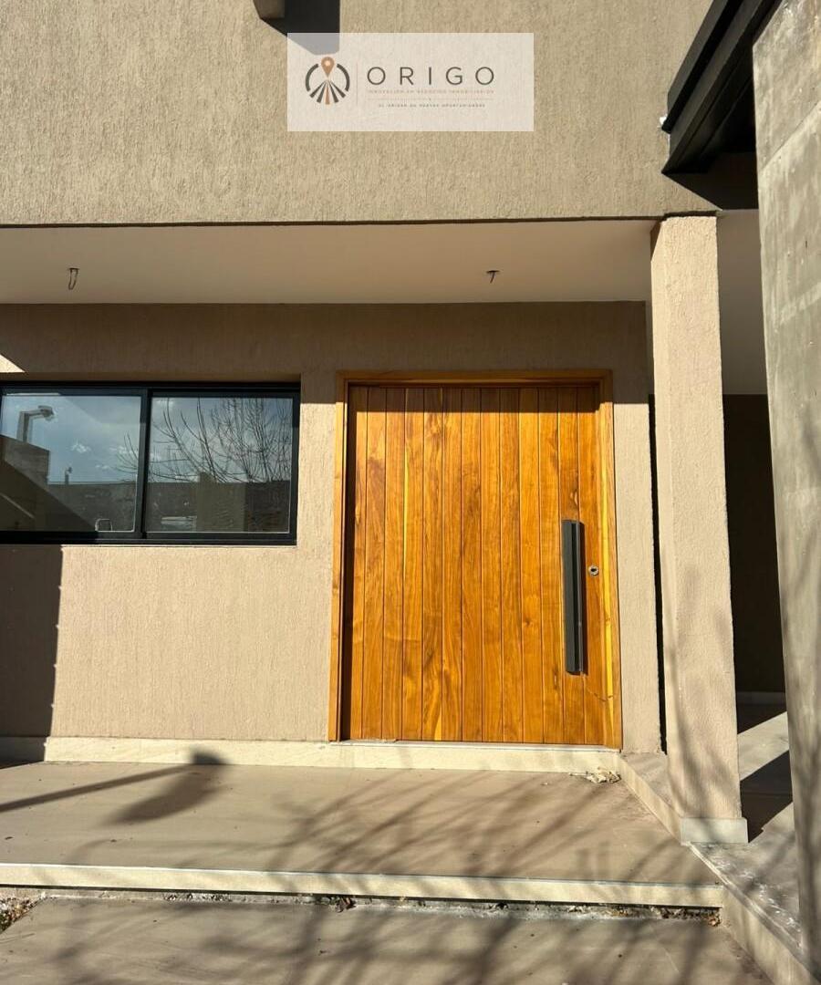 Foto de ESPECTACULAR CASA MODERNA EN BARRIO LOMAS DE RUSSELL, imagen 3