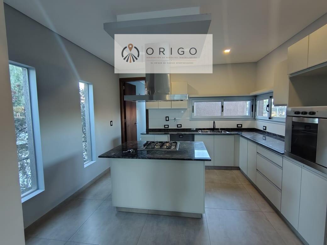 Foto de ORIGO NEGOCIOS INMOBILIARIOS ALQUILA HERMOSA CASA DE DOS PLANTAS EN LAR, imagen 2