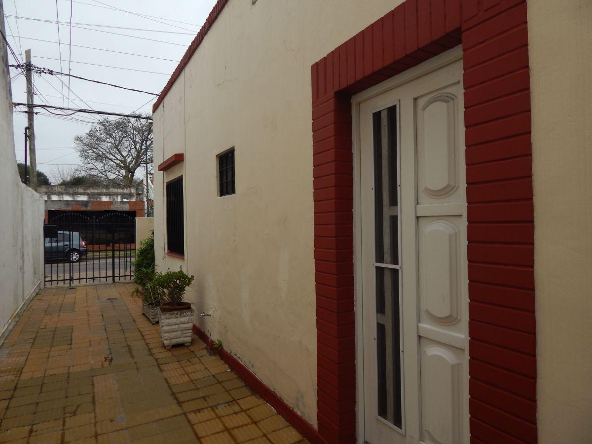 Foto de PH de 3 amb con patio en venta en Villa Adelina, imagen 1