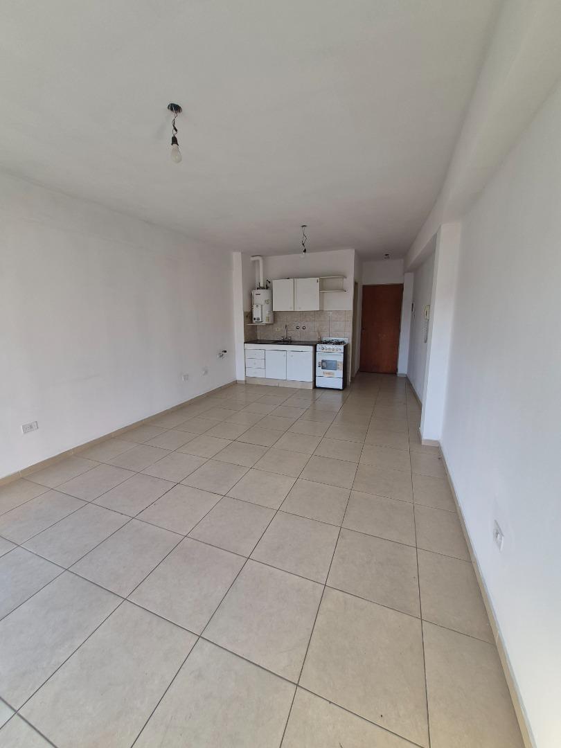 Foto de Monoambiente escalera externo con balcon, imagen 3