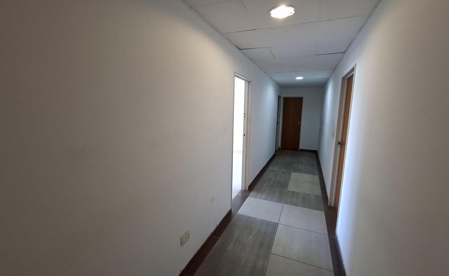Foto de Oficina Comercial al frente apto profesional excelente ubicación, imagen 4