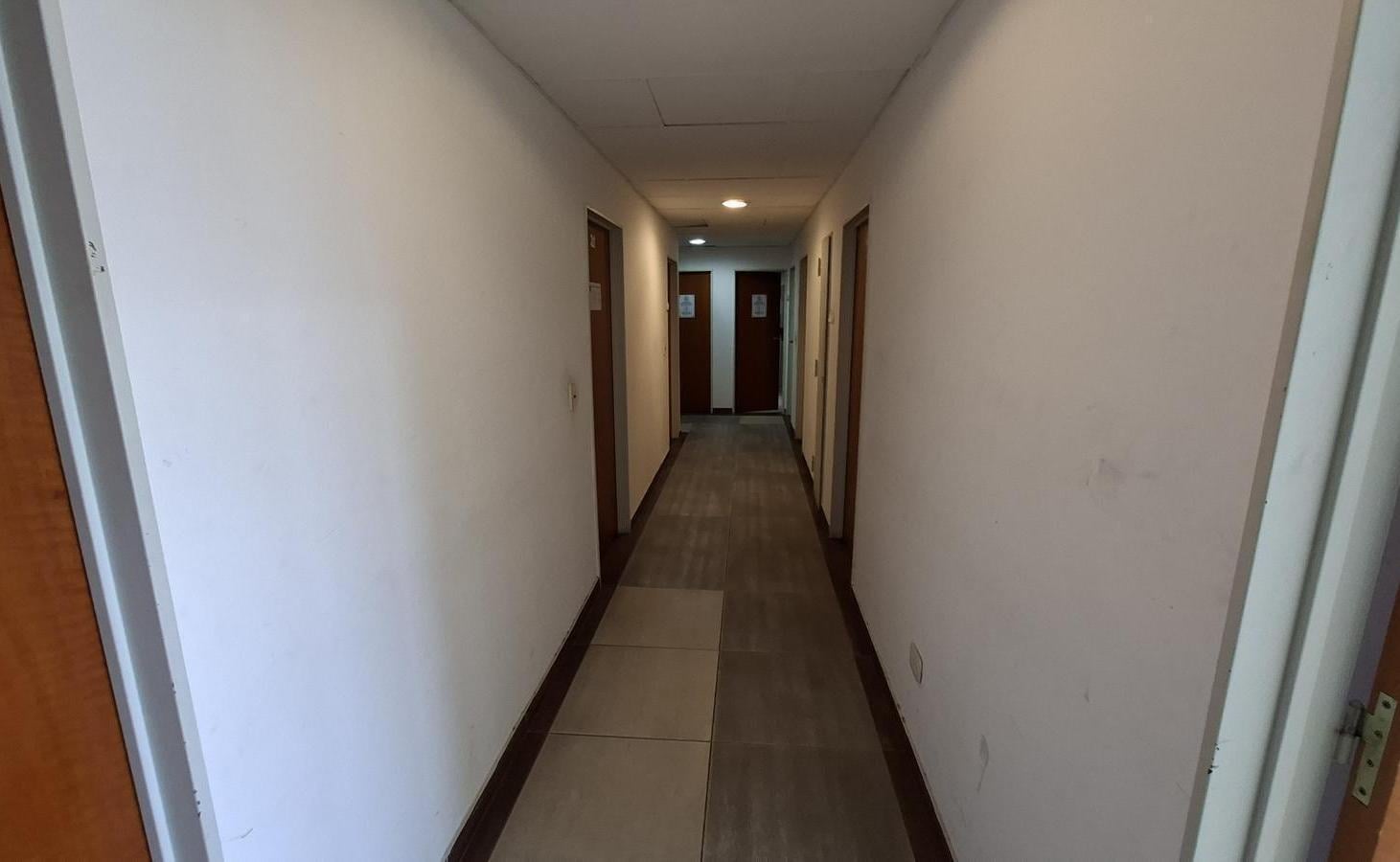 Foto de Oficina Comercial al frente apto profesional excelente ubicación, imagen 3