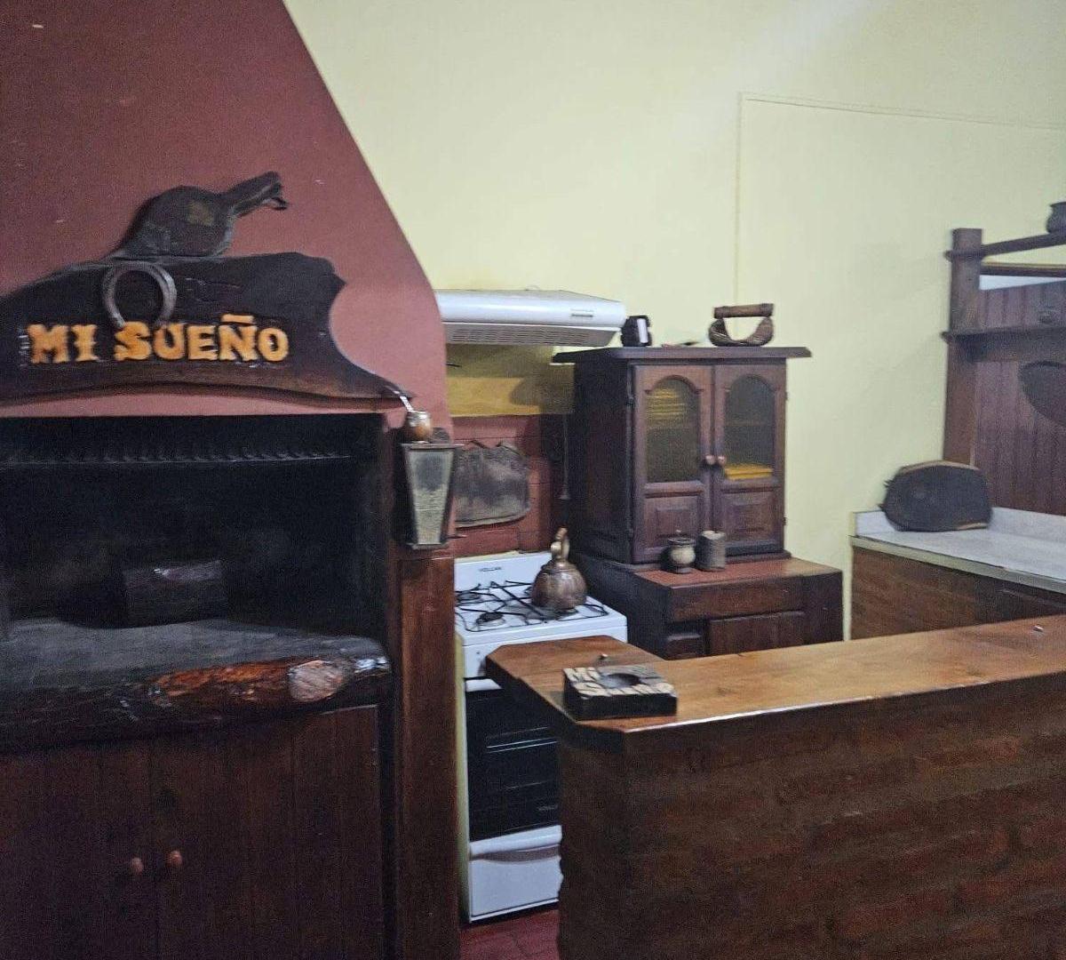Foto de ¡OPORTUNIDAD ÚNICA EN LO MEJOR DE MORENO! CHALET DE CATEGORÍA CON PILETA, imagen 2