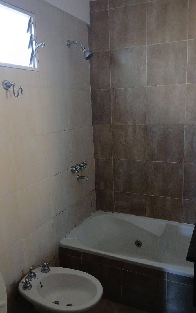 Foto de ¡ALQUILER IMPECABLE EN EL CENTRO DE MORÓN!, imagen 4