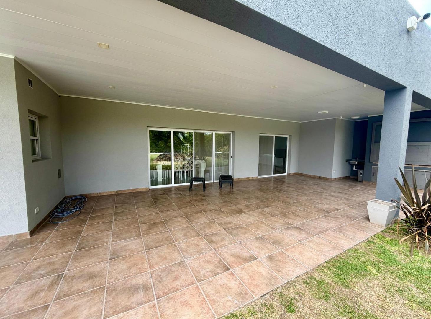Foto de Casa en venta 5 ambientes, pileta, jardin, Comarcas de Luján San Roque, imagen 3