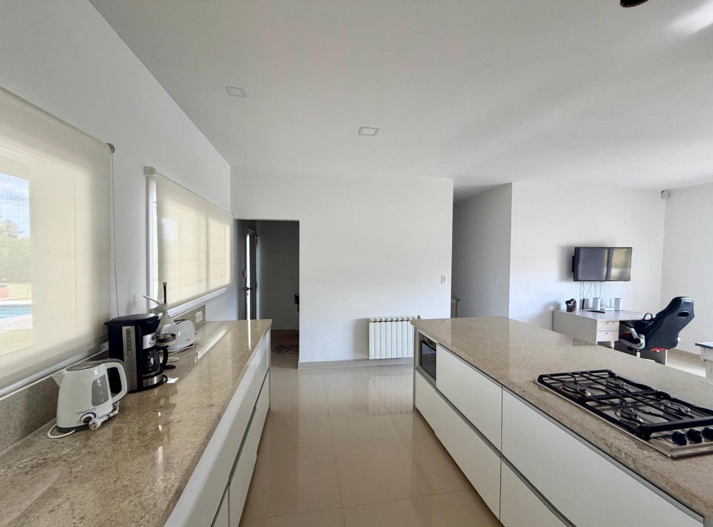 Foto de Casa en venta 5 ambientes, pileta, jardin, Comarcas de Luján San Roque, imagen 1