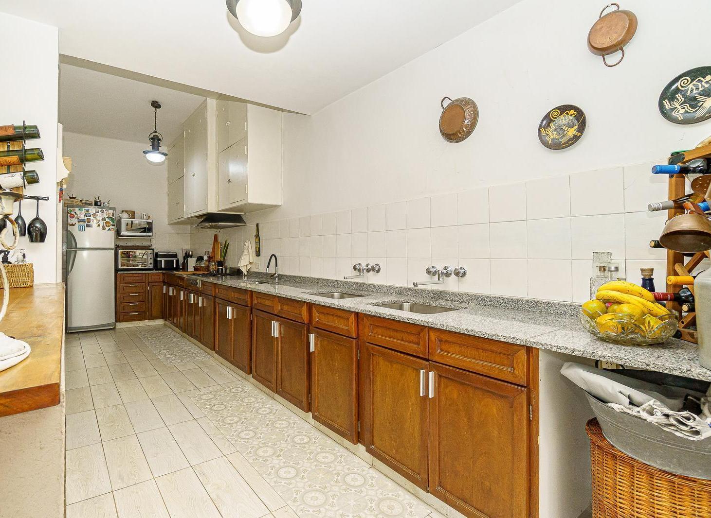 Foto de Venta Casa con 5 ambientes, Parque, Piscina 2 plantas , con dependencia, imagen 5