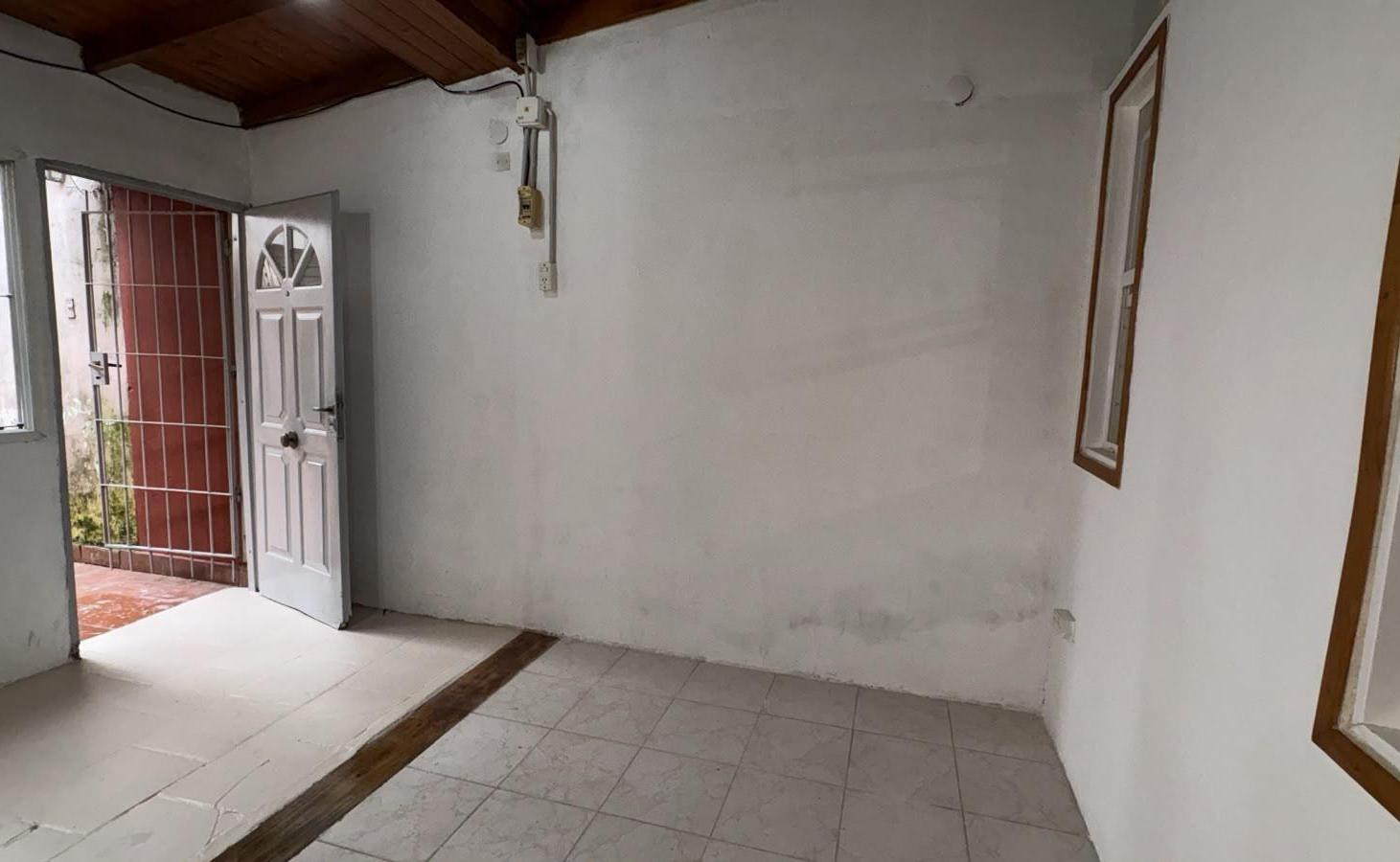 Foto de VENTA PH 2 AMBIENTES, CON PATIO, PLANTA BAJA. APTO CREDITO, imagen 3