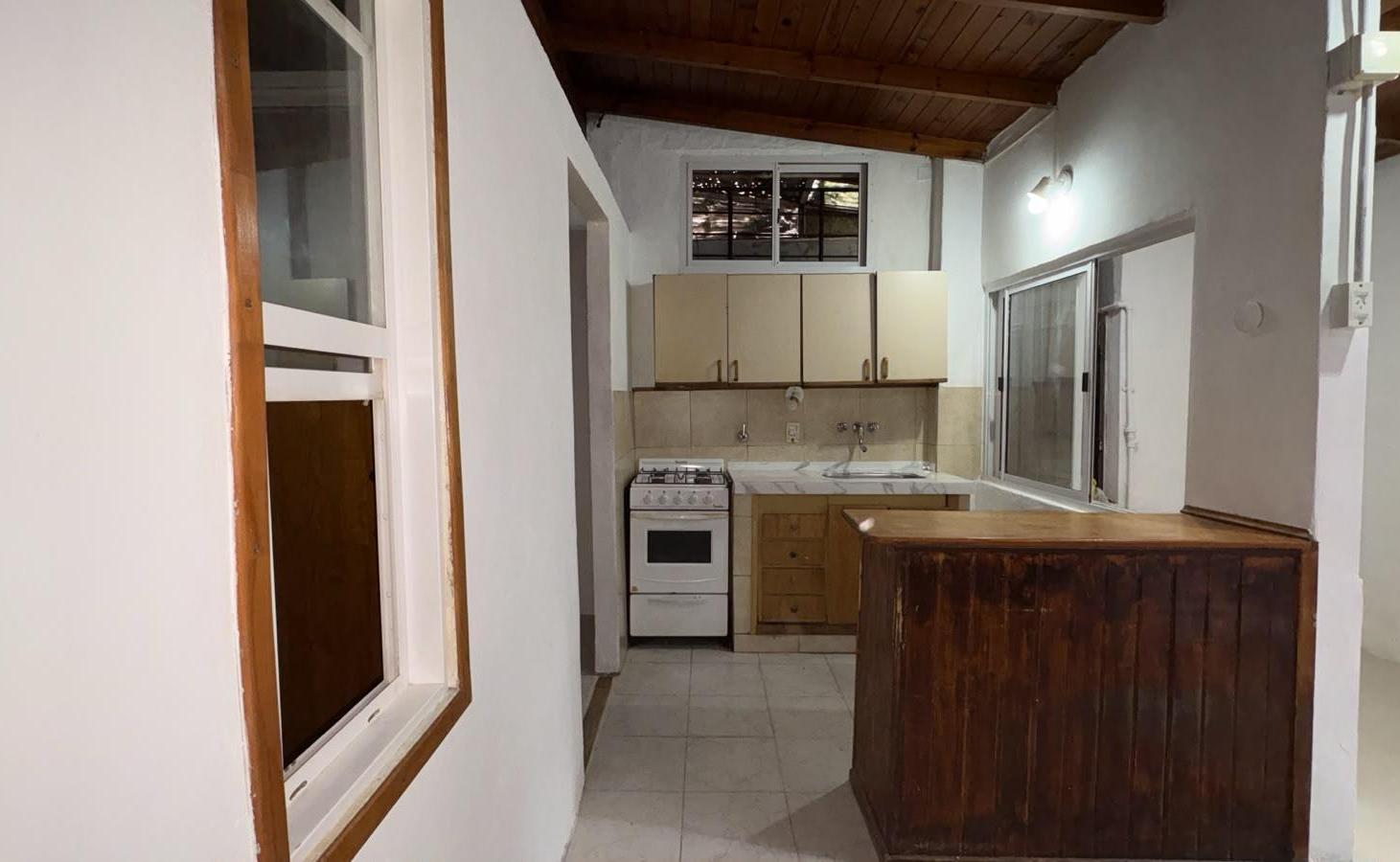 Foto de VENTA PH 2 AMBIENTES, CON PATIO, PLANTA BAJA. APTO CREDITO, imagen 3