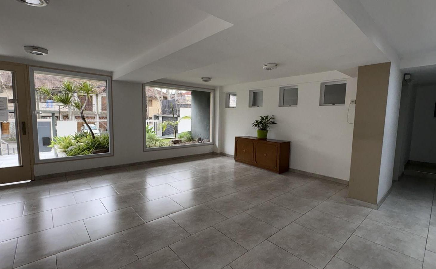 Foto de ALQUILER departamento 2 ambientes BALCON, SUM, PISCINA, APTO PROFESIONAL, imagen 1