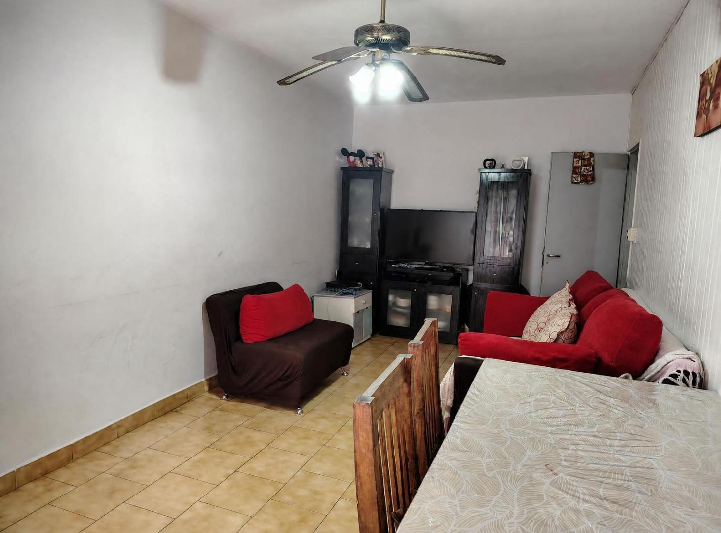 Foto de Casa en venta 4ambientes Castelar Norte Apta credito, con cochera, imagen 1