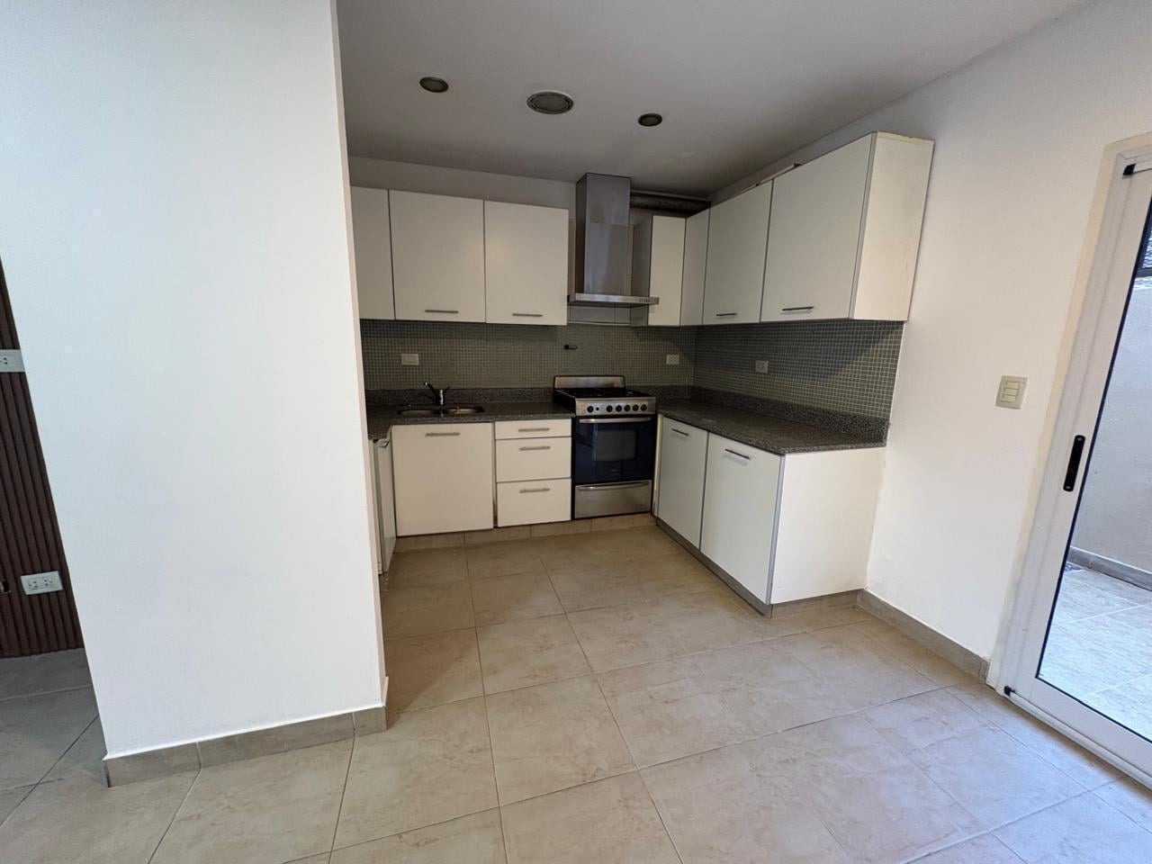 Foto de PH en duplex, 3 ambientes, en dos plantas, patio, cochera. APTO CREDITO, imagen 4
