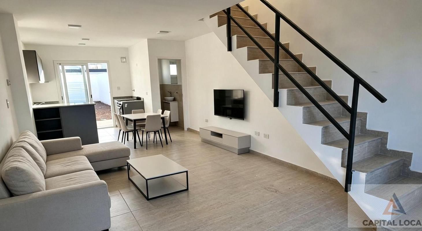 Foto de VENTA DÚPLEX 2 DORMITORIOS - Fernandez Oro, imagen 2