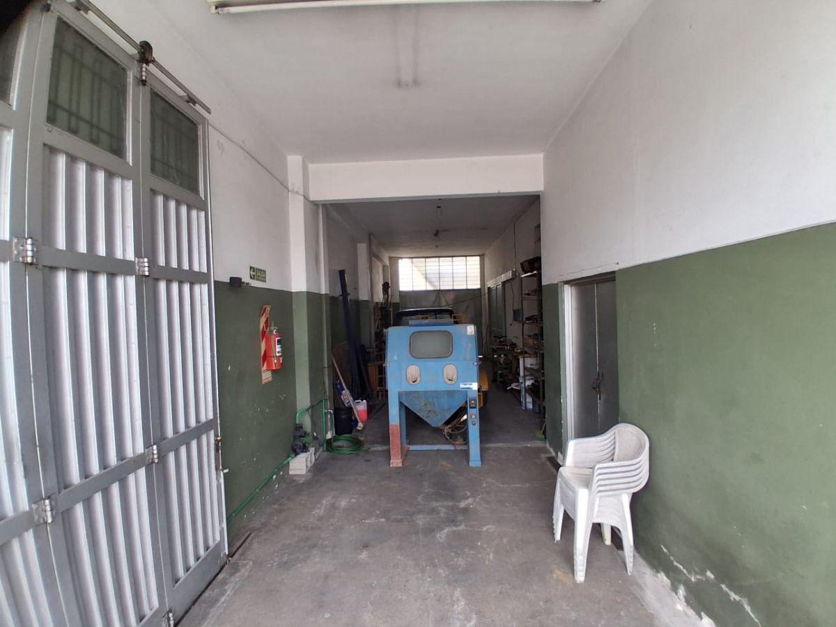Foto de GALPON CON ENTRADA PARA CAMIONES - EL PALOMAR, imagen 2