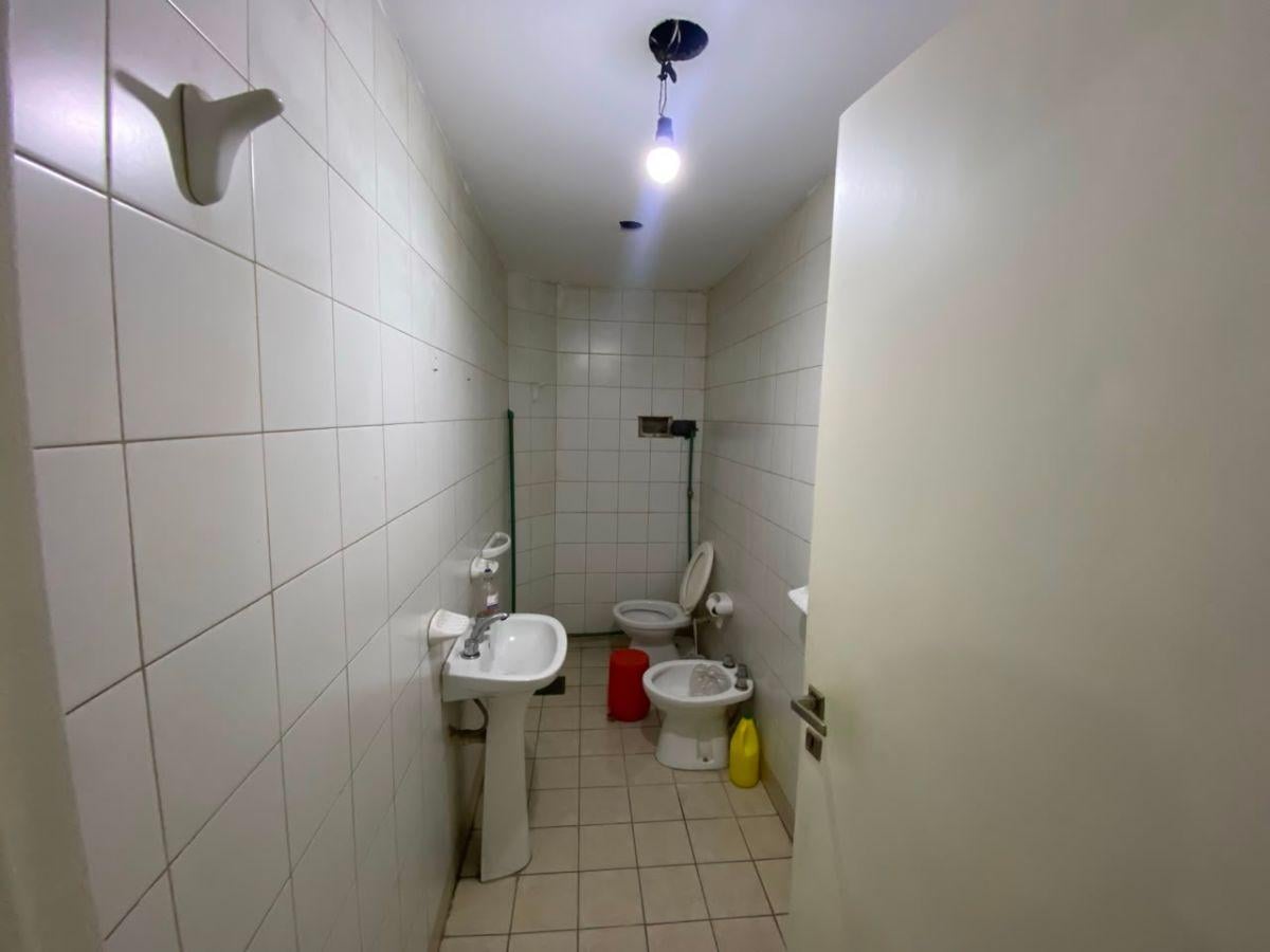 Foto de EXCELENTE LOCAL COMERCIAL EN AVENIDA, imagen 5