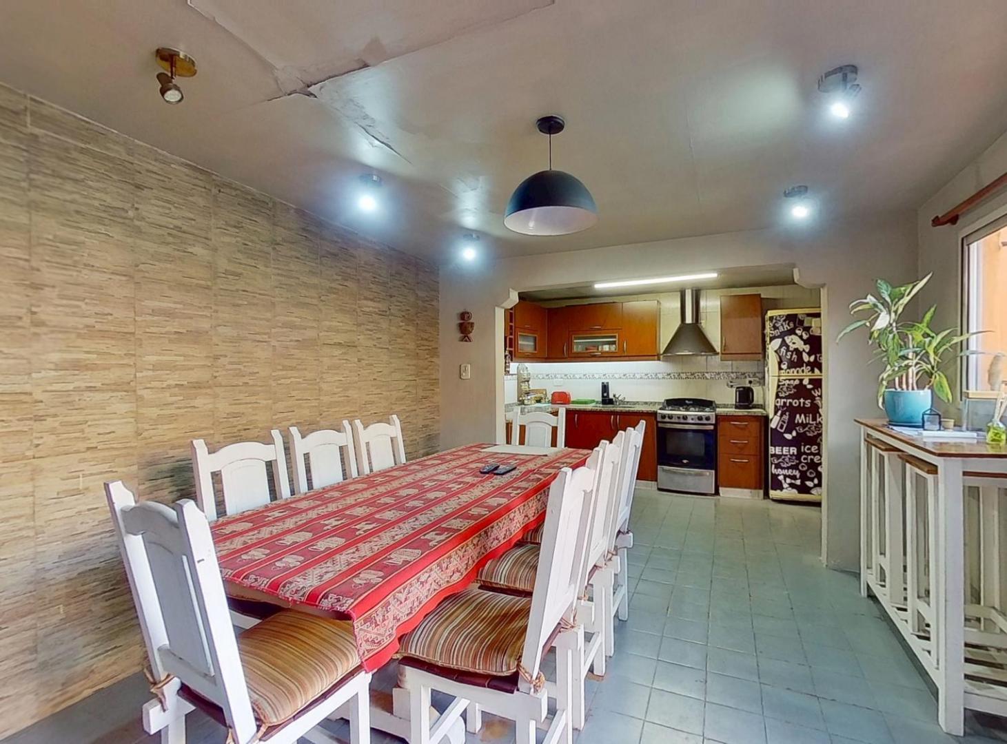 Foto de CASA 4 AMBIENTES CON COCHERA Y PARRILLA SARANDÍ (copia), imagen 3