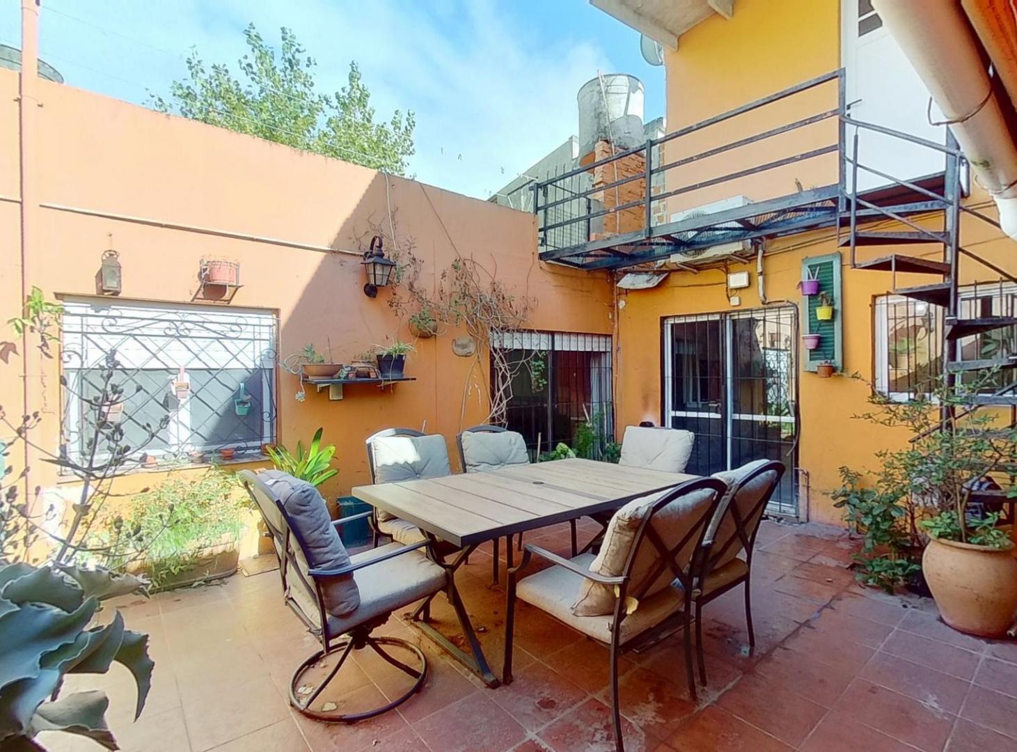 Foto de CASA 4 AMBIENTES CON COCHERA Y PARRILLA SARANDÍ (copia), imagen 2