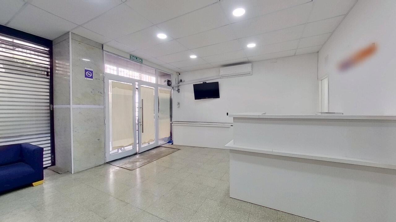 Foto de VENTA EXCELENTE LOCAL COMERCIAL INMEJORABLE ZONA, imagen 1