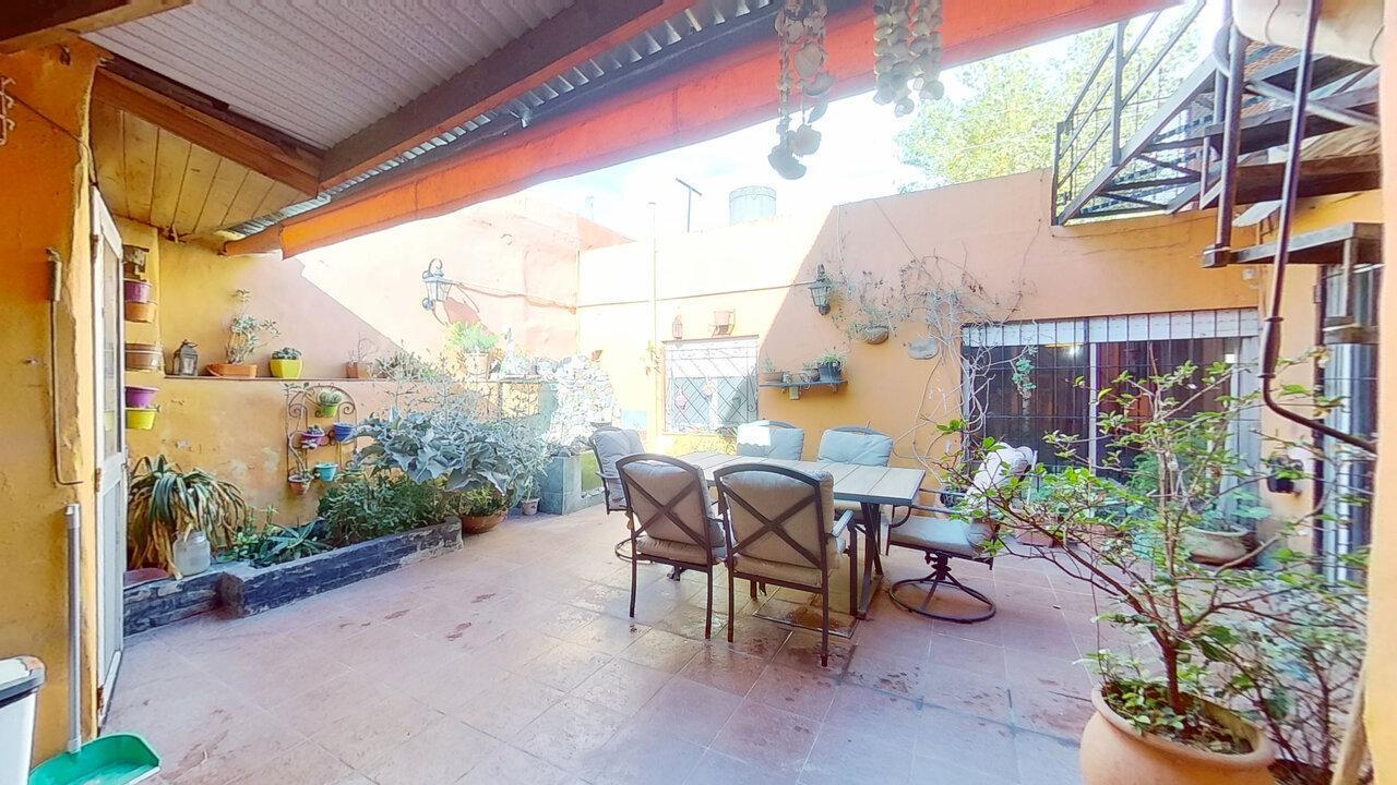 Foto de Casa 4 Ambientes en Sarandí con Cochera y Parrilla, imagen 1