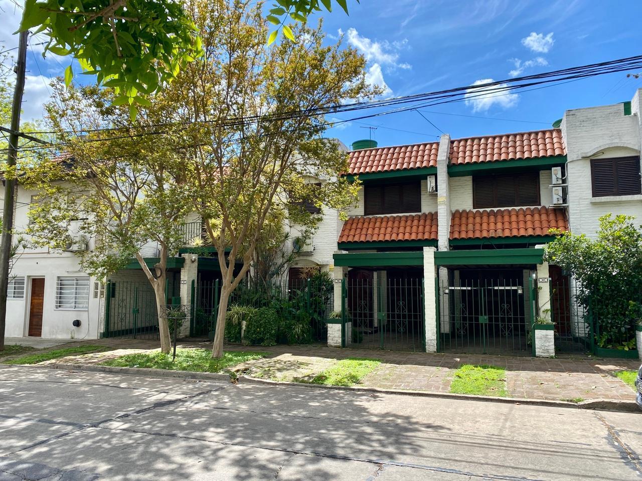 Foto de PH Ambientes con Cochera, Balcón y Jardín en Vicente López, imagen 2