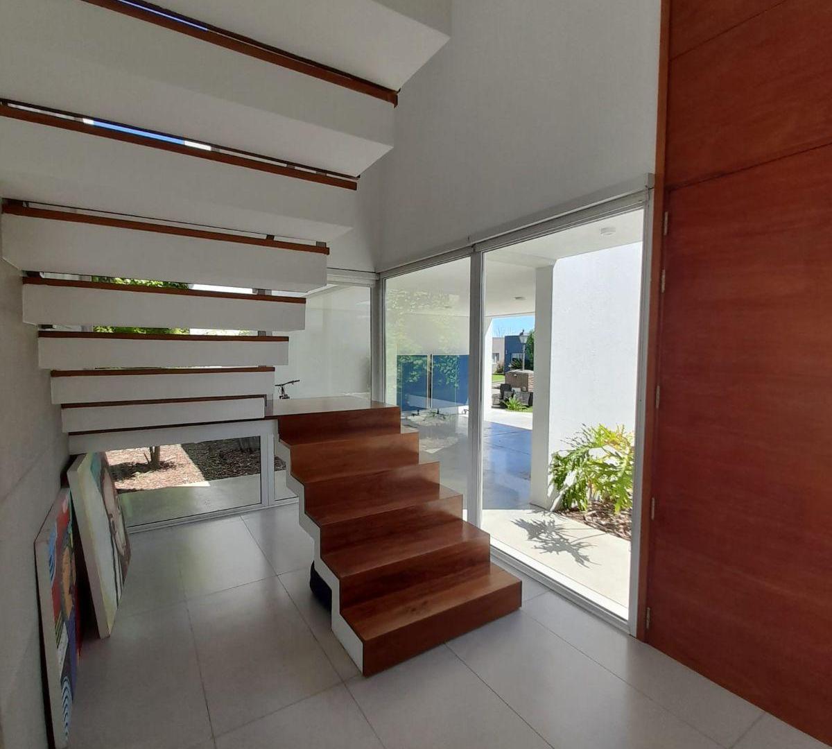 Foto de Casa en venta 5 ambientes en Barrio La Concepción Lujan, imagen 4