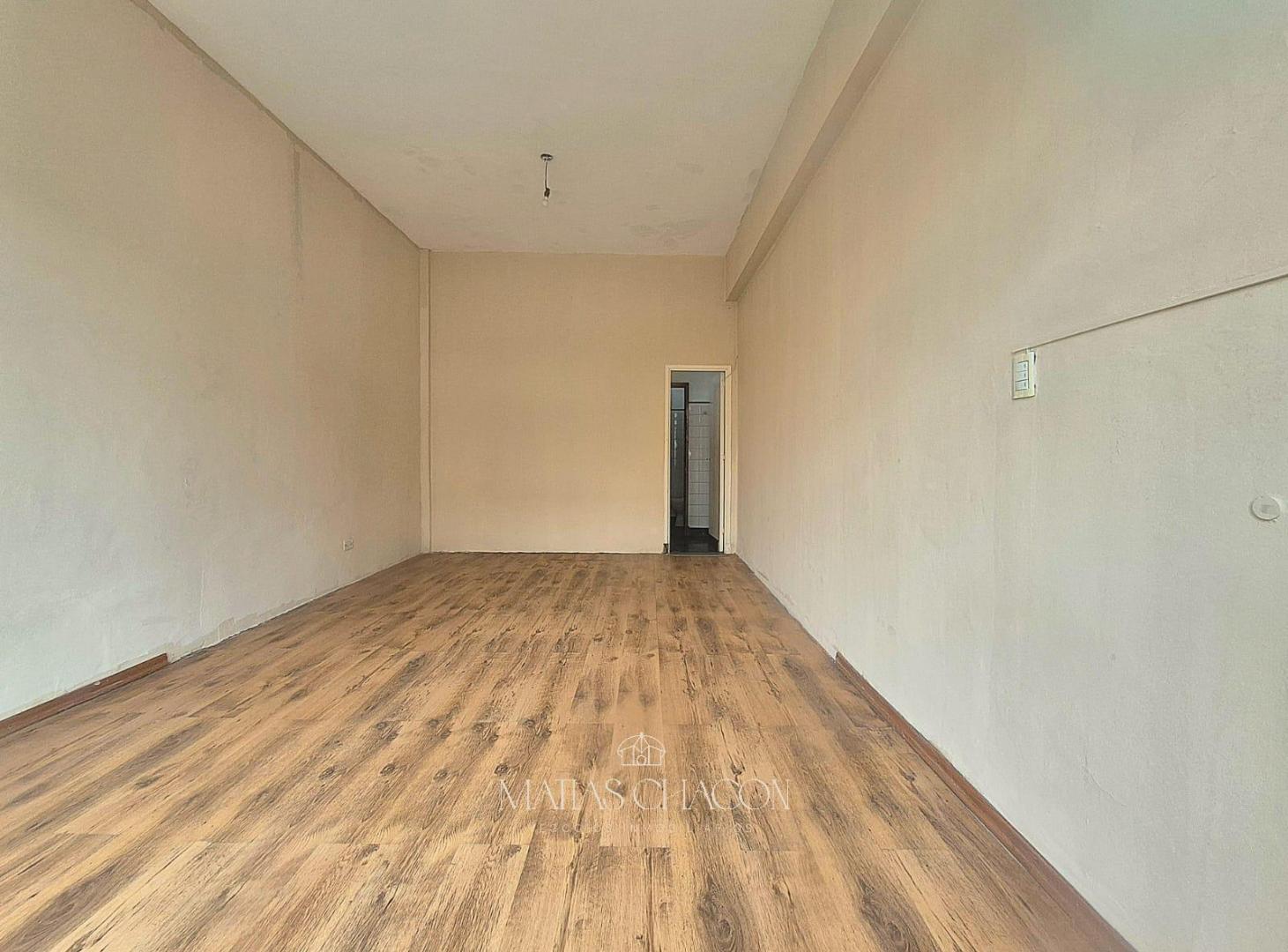 Foto de OPORTUNIDAD!! Local sobre calle San Juan a metros de Av. Libertad, imagen 2