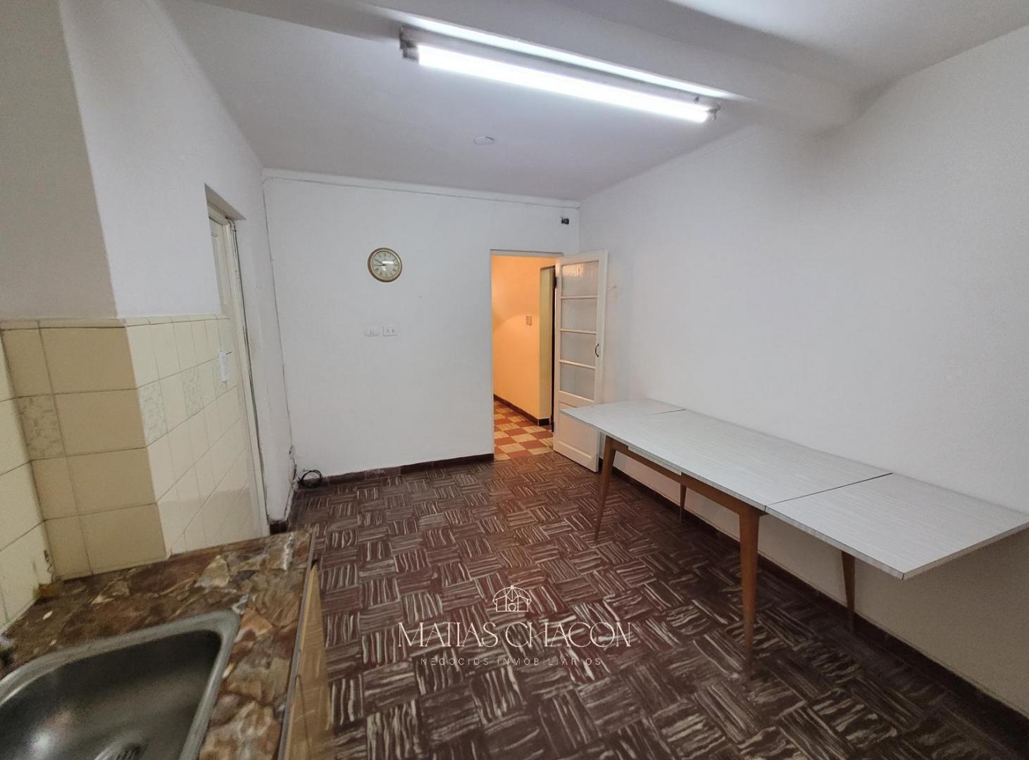 Foto de ALQUILER 24 MESES. Casa de 3 Ambientes con amplio garaje y patio a, imagen 4