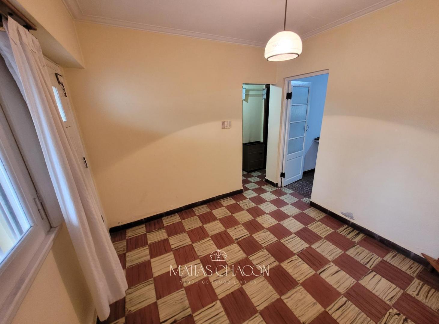 Foto de ALQUILER 24 MESES. Casa de 3 Ambientes con amplio garaje y patio a, imagen 3