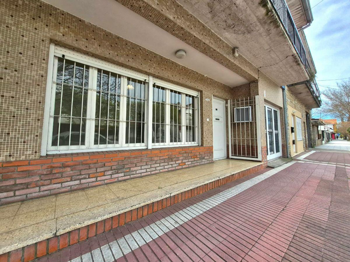 Foto de Excelente PH al frente de 3 Ambientes con garaje y patio en Barrio, imagen 4