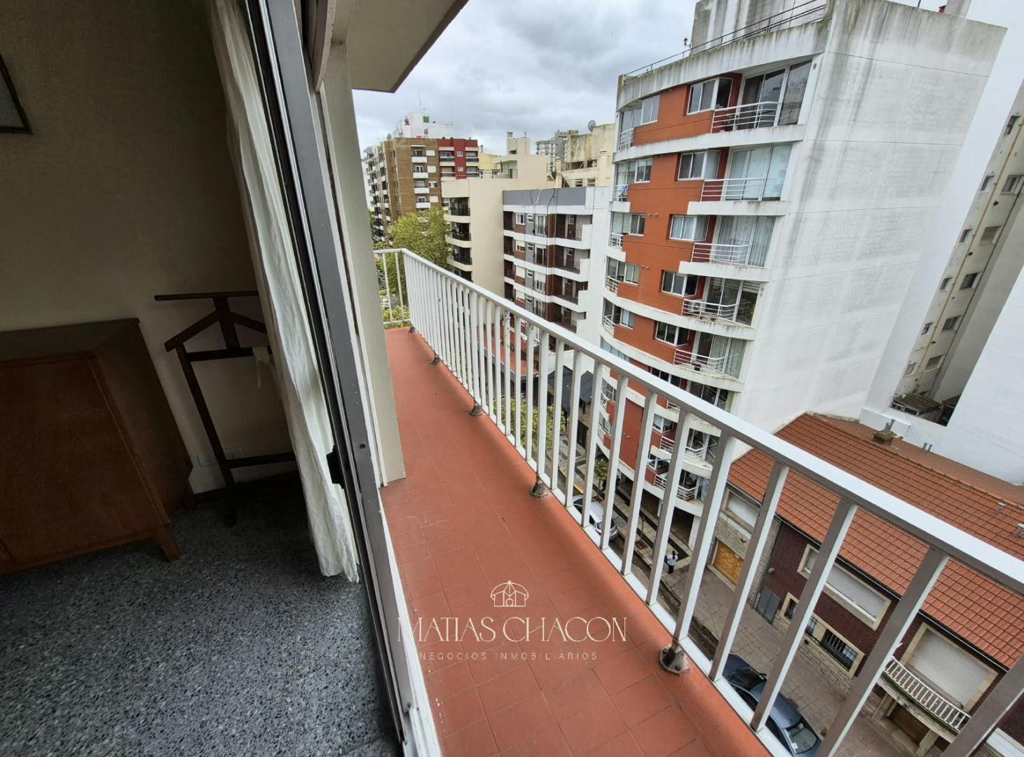 Foto de Departamento de 2 Ambientes a la calle con balcon corrido en Plaza Mitre, imagen 4