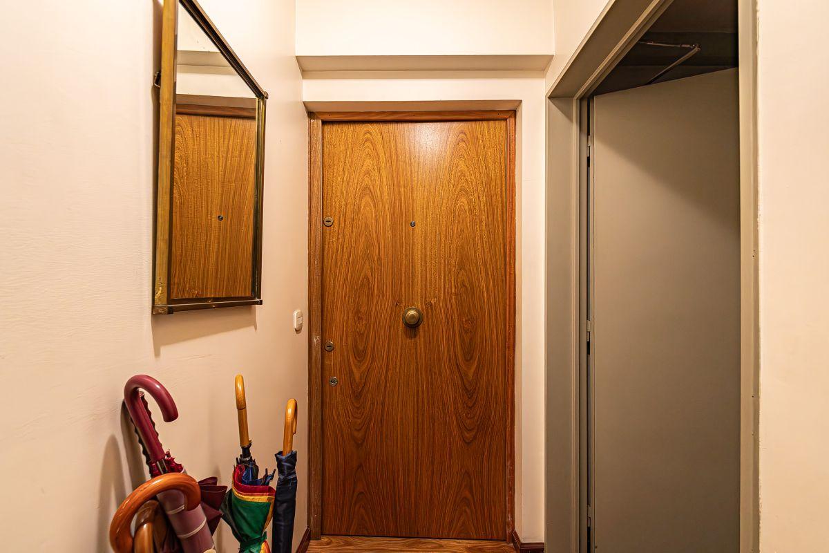 Foto de VENTA. IMPECABLE 5amb con balcón y cochera. CABALLITO, imagen 4