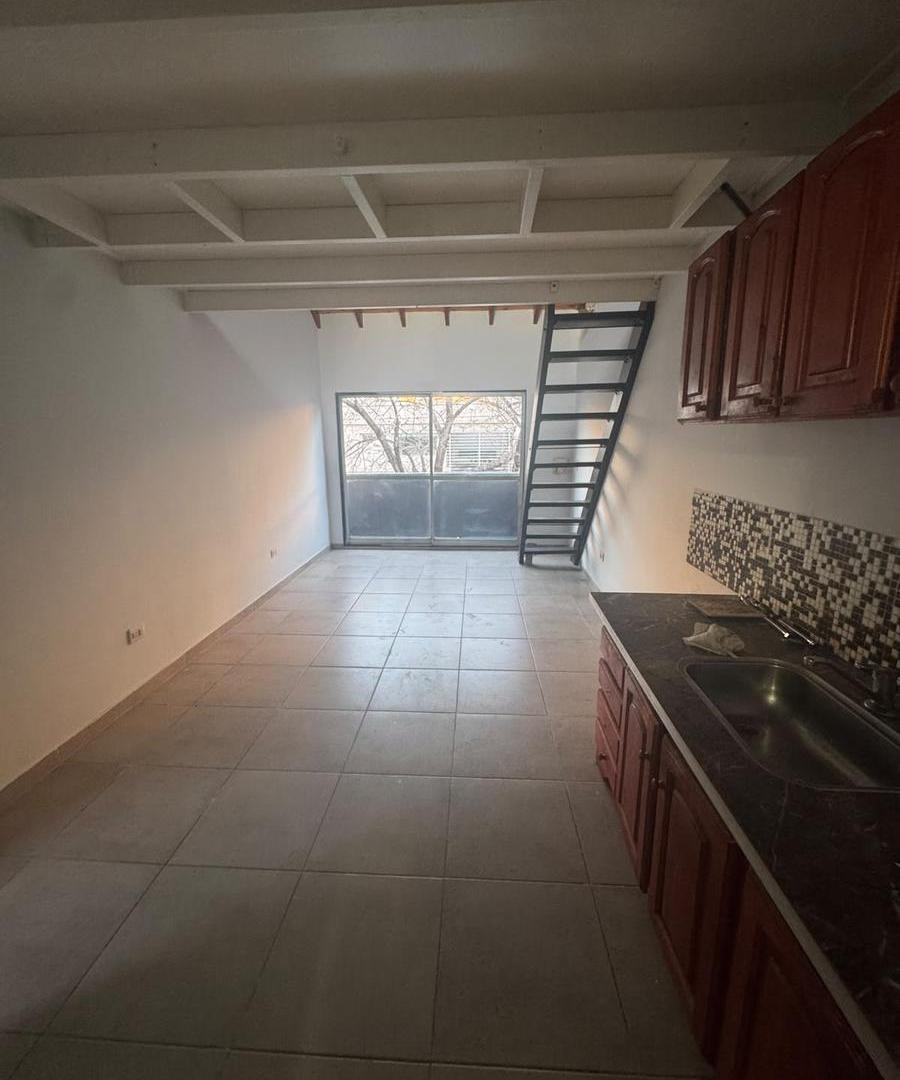 Foto de alquiler PH 2amb con balcon en Villa Devoto, imagen 1