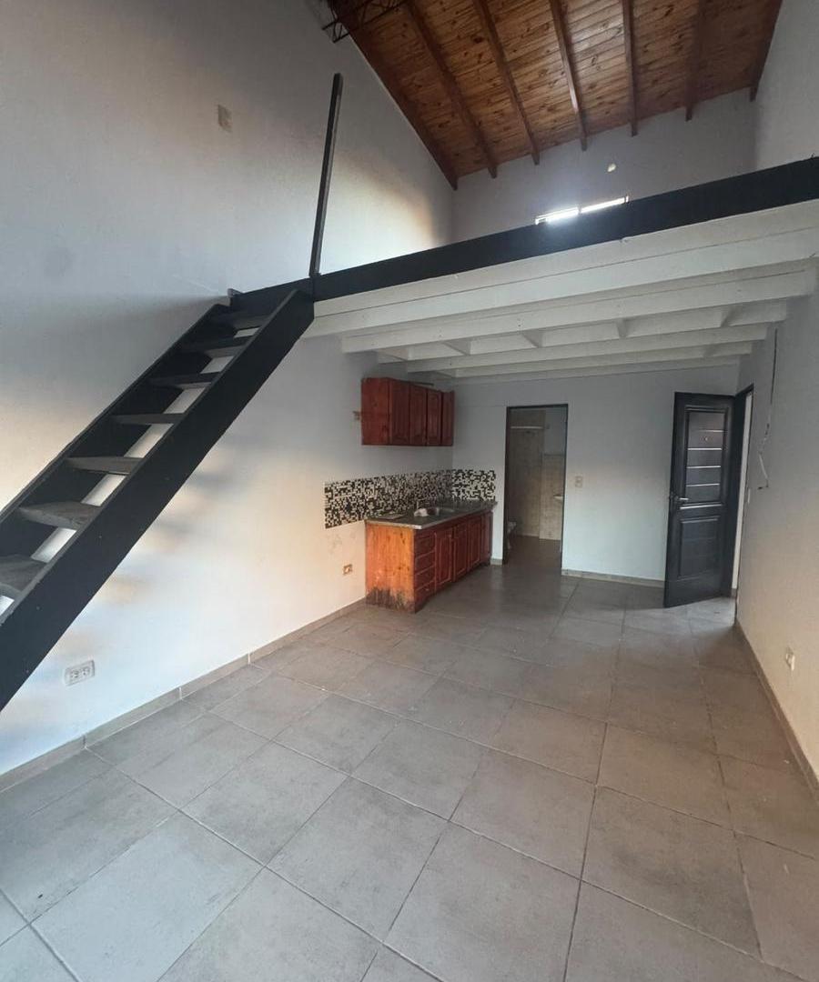 Foto de alquiler PH 2amb con balcon en Villa Devoto, imagen 2